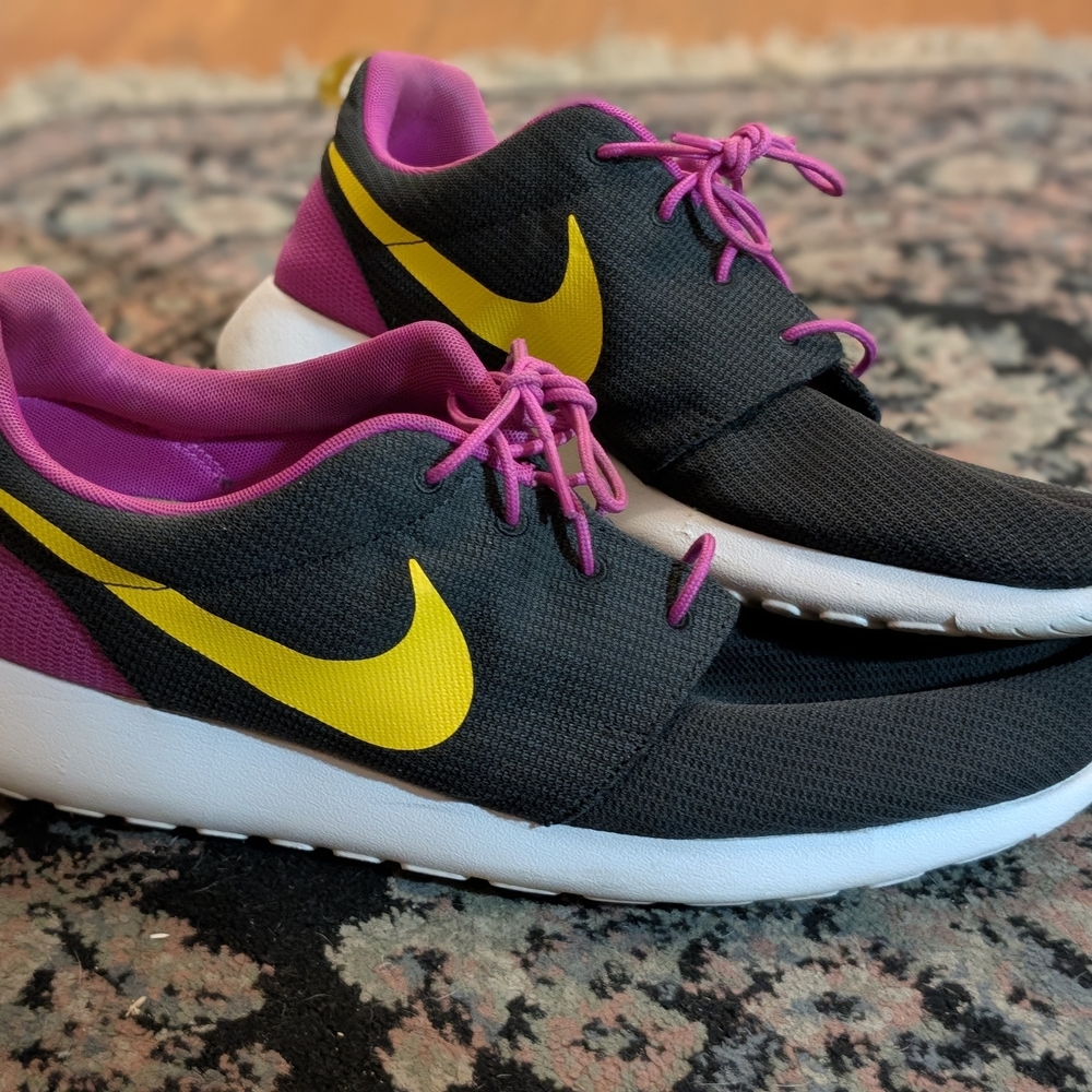 Nike Men's Roshe Size 15 Sneakers